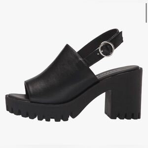 NWOT Madden Girl Sonny Heeled Sandal